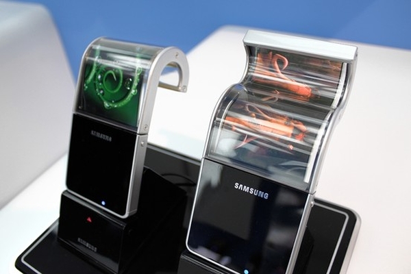 esnek telefon samsung
